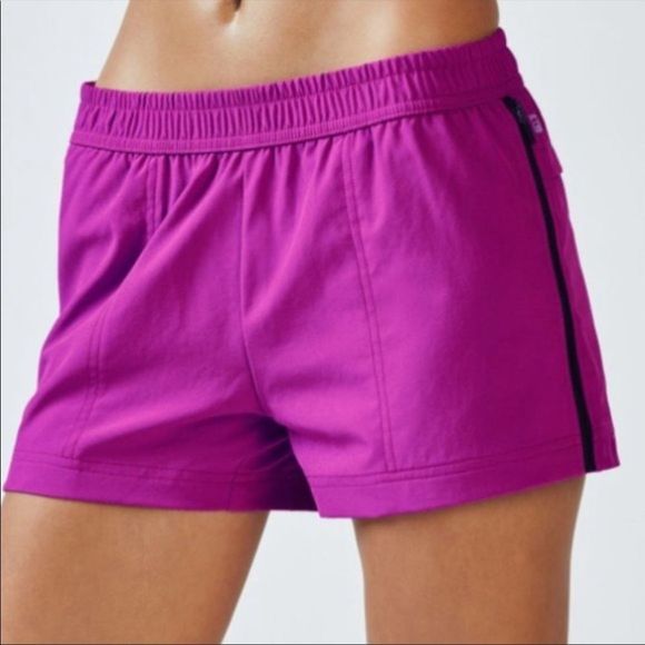 Fabletics Eloise Workout Shorts in Orchid Black Small - Picture 1 of 10